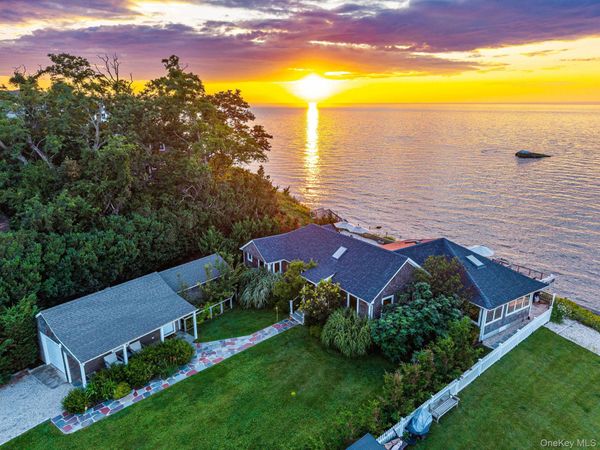 21515 Soundview Avenue , Southold, NY 11971