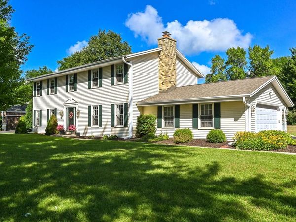 21330 Cambridge CIRCLE, Unit LOWR, Brookfield, WI 53045