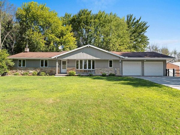 5025 LUXEMBURG ROAD, New Franken, WI 54229