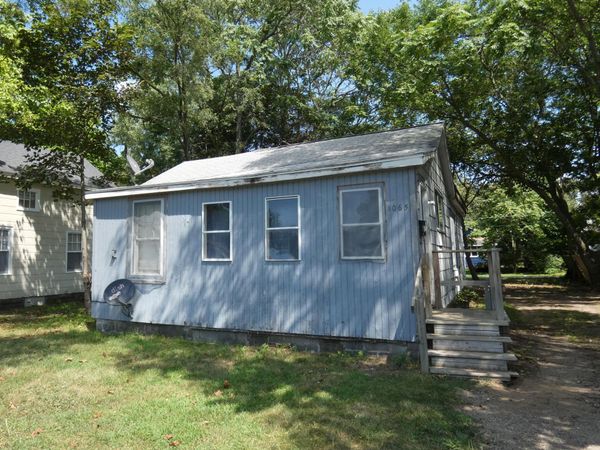 1065 Superior Street, Benton Harbor, MI 49022