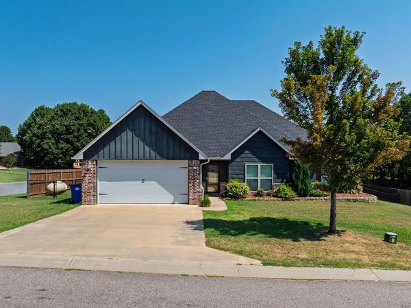 102 Bunker Drive, Durant, OK 74701