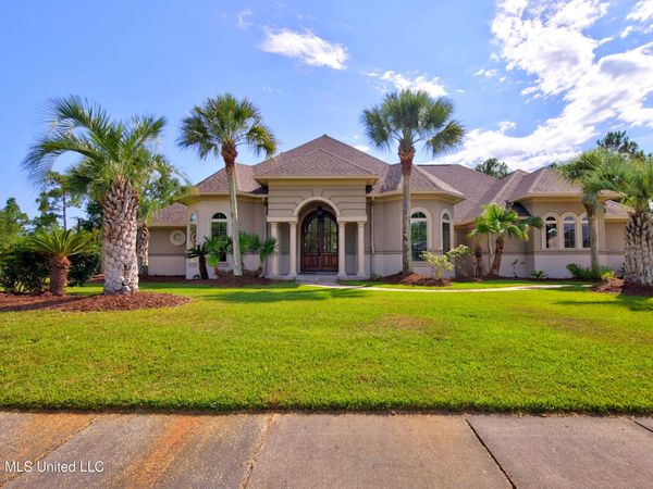 4004 Players Cove, Gautier, MS 39553