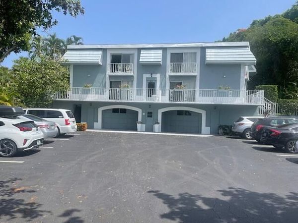 422 SW 9TH Street, Unit 6, Boca Raton, FL 33432