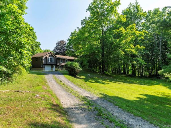 71 W Pine Road, Staatsburg, NY 12580