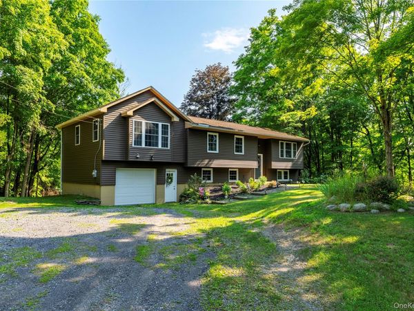 71 W Pine Road, Staatsburg, NY 12580