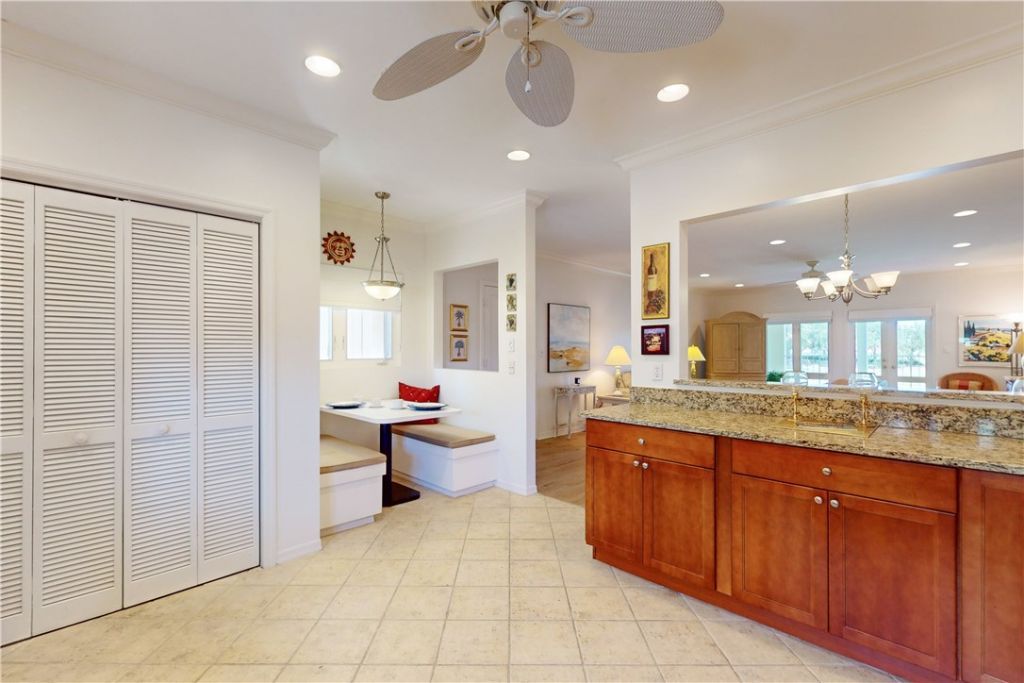 5030 Harmony Circle, Unit 204, Vero Beach, FL 32967 Photo