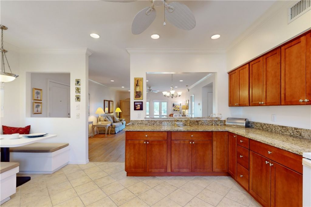 5030 Harmony Circle, Unit 204, Vero Beach, FL 32967 Photo