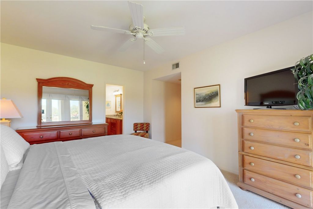 5030 Harmony Circle, Unit 204, Vero Beach, FL 32967 Photo
