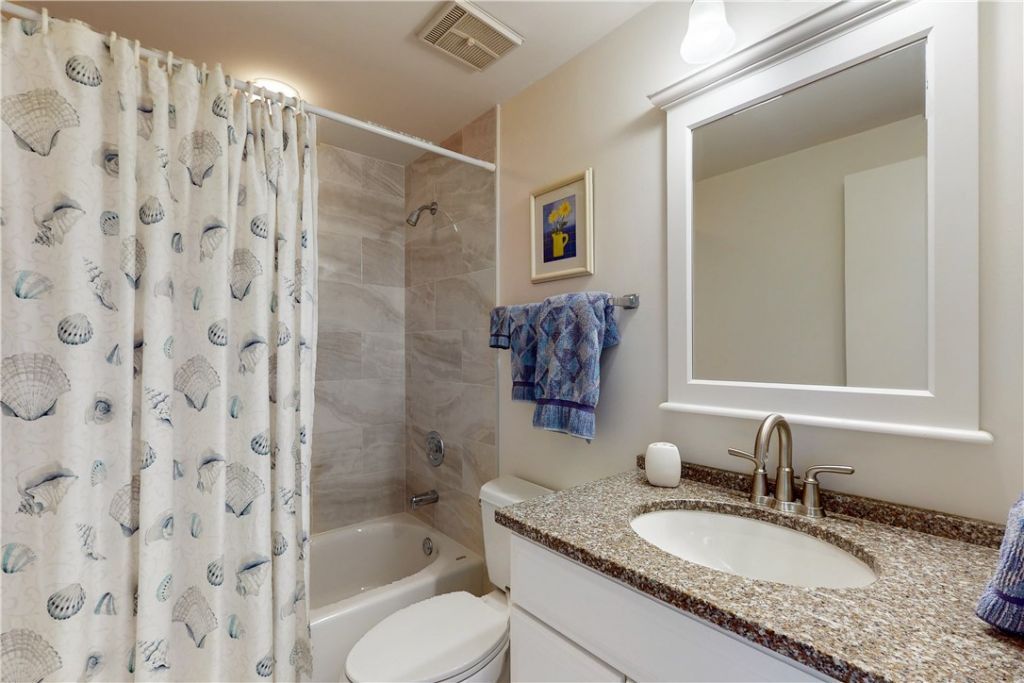 5030 Harmony Circle, Unit 204, Vero Beach, FL 32967 Photo