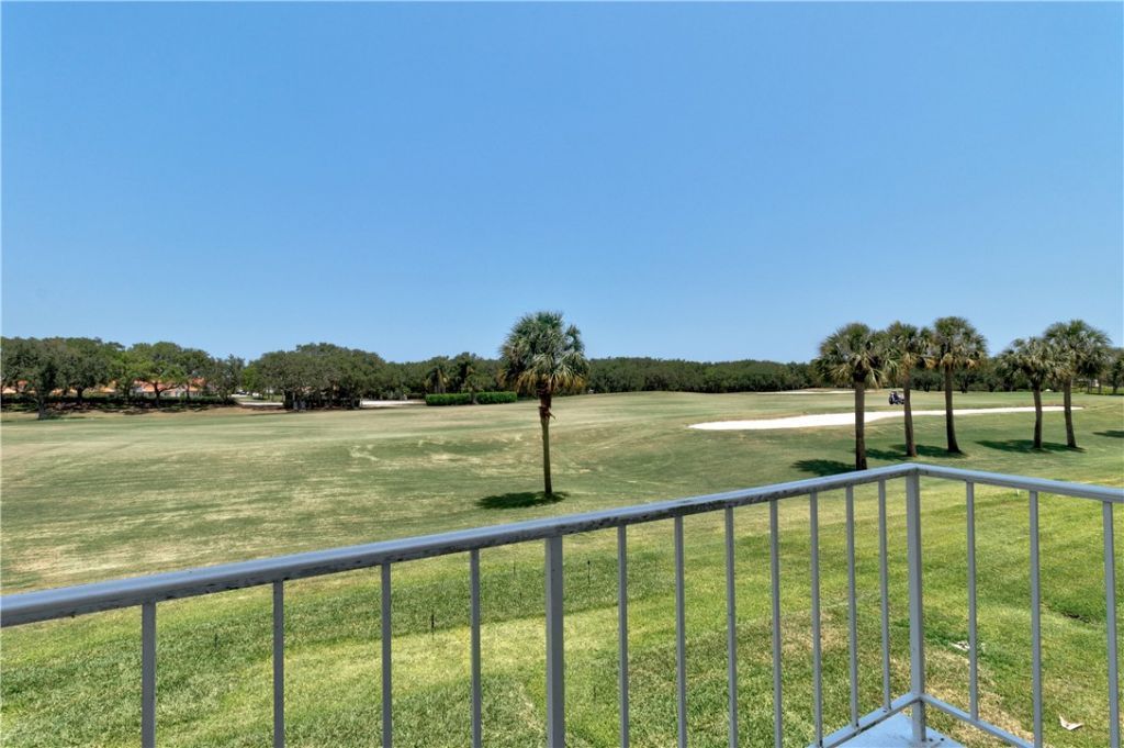 5030 Harmony Circle, Unit 204, Vero Beach, FL 32967 Photo
