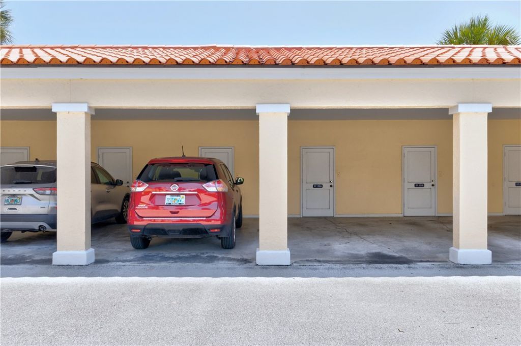 5030 Harmony Circle, Unit 204, Vero Beach, FL 32967 Photo