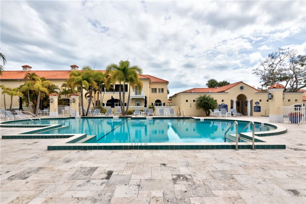 5030 Harmony Circle, Unit 204, Vero Beach, FL 32967 Photo