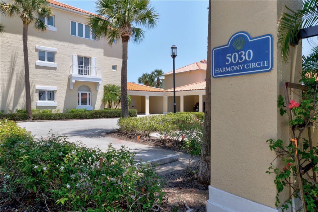 5030 Harmony Circle, Unit 204, Vero Beach, FL 32967 Photo