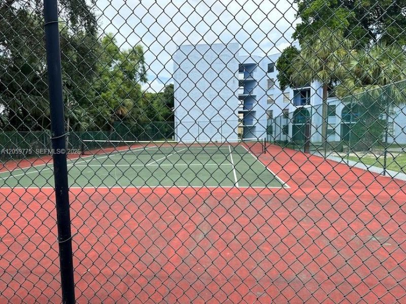 9460 Fontainebleau Blvd, Unit 129, Miami, FL 33172 Photo