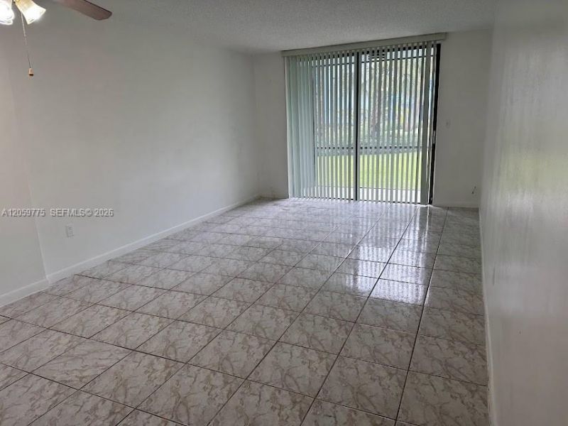 9460 Fontainebleau Blvd, Unit 129, Miami, FL 33172 Photo