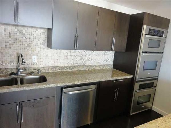 600 NE 36th St , Unit 402, Miami, FL 33137