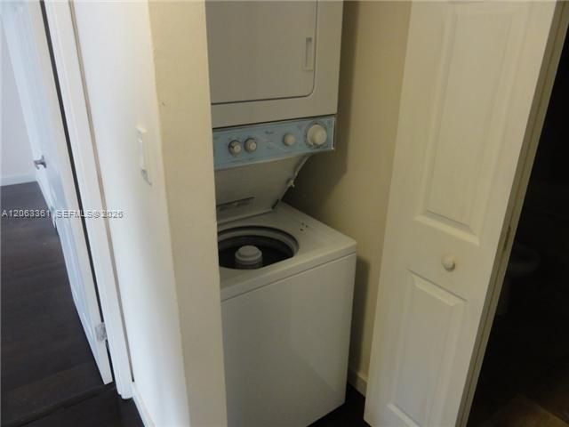 600 NE 36th St, Unit 402, Miami, FL 33137 Photo