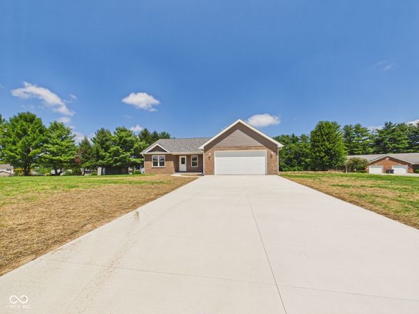 5158 NW High Street , New Castle, IN 47362
