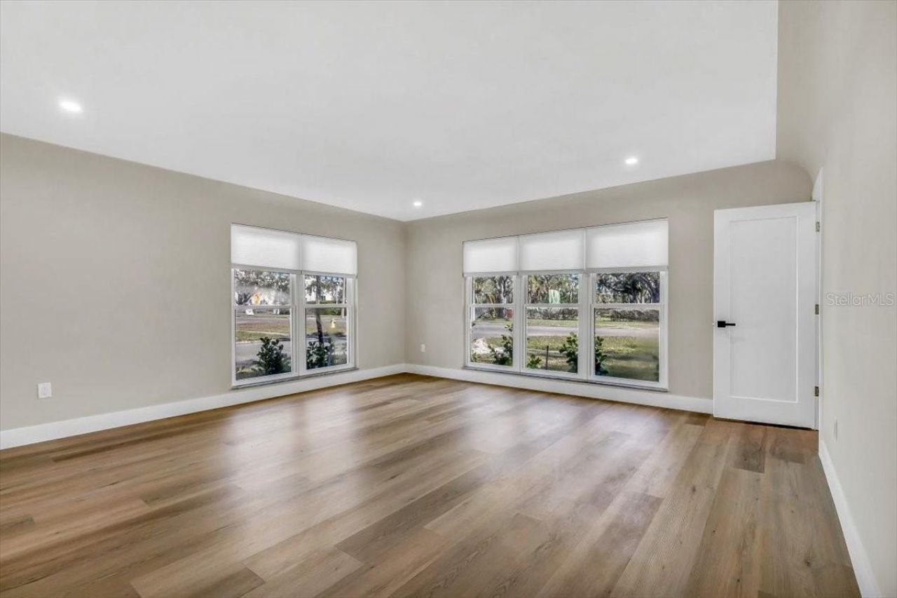 525 Lamara Way Ne, Saint Petersburg, FL 33704 Photo