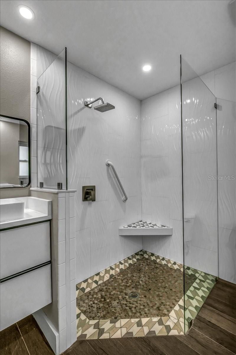525 Lamara Way Ne, Saint Petersburg, FL 33704 Photo
