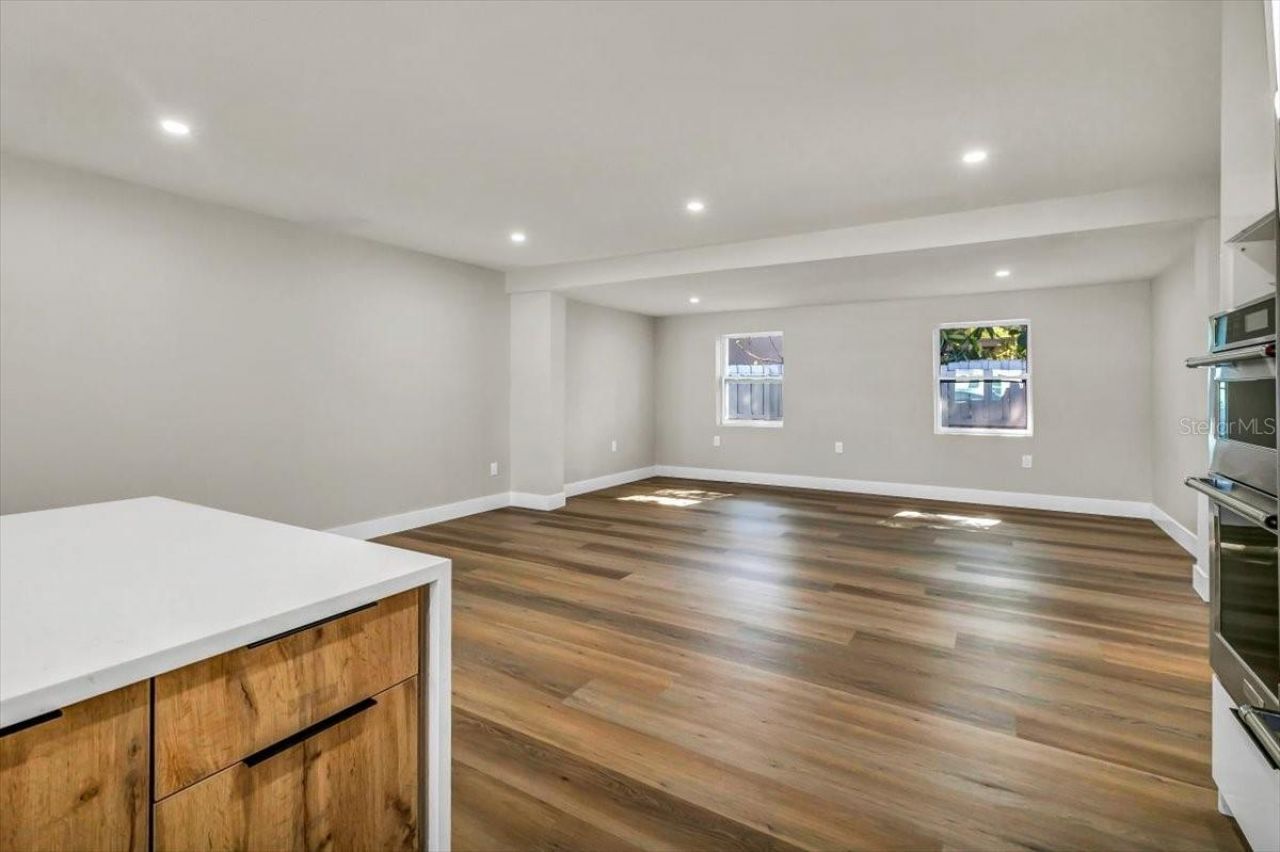 525 Lamara Way Ne, Saint Petersburg, FL 33704 Photo