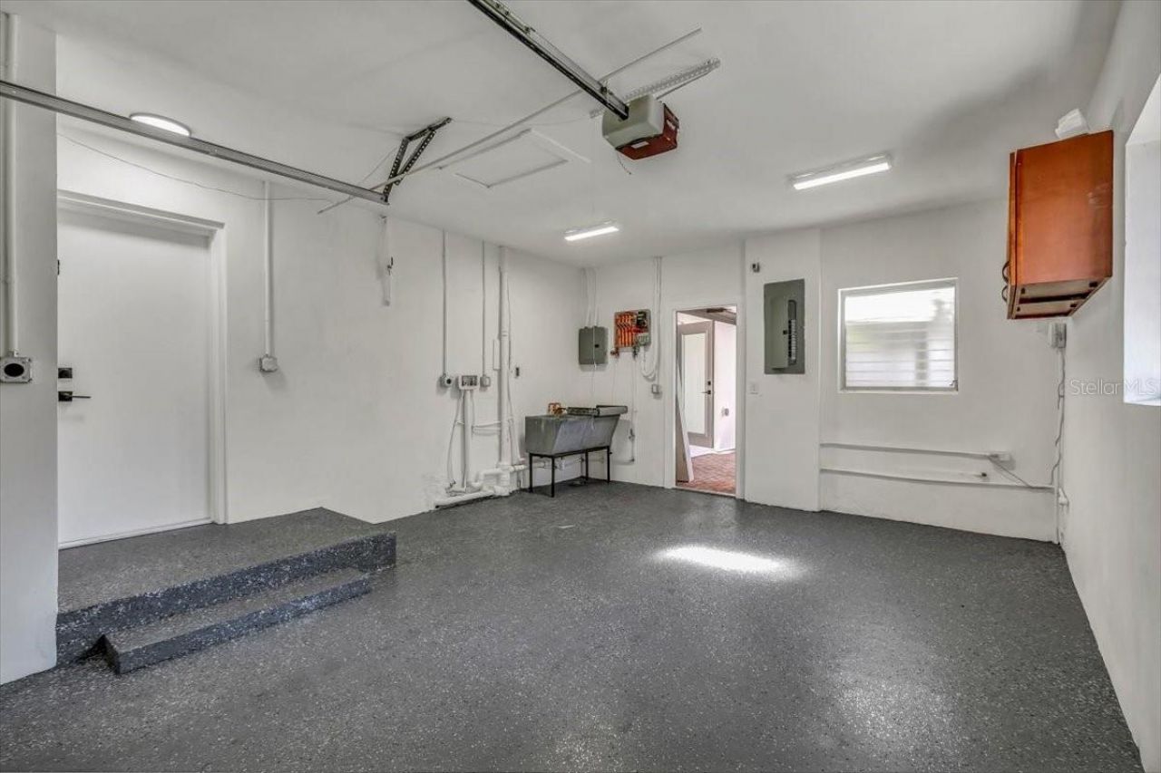 525 Lamara Way Ne, Saint Petersburg, FL 33704 Photo