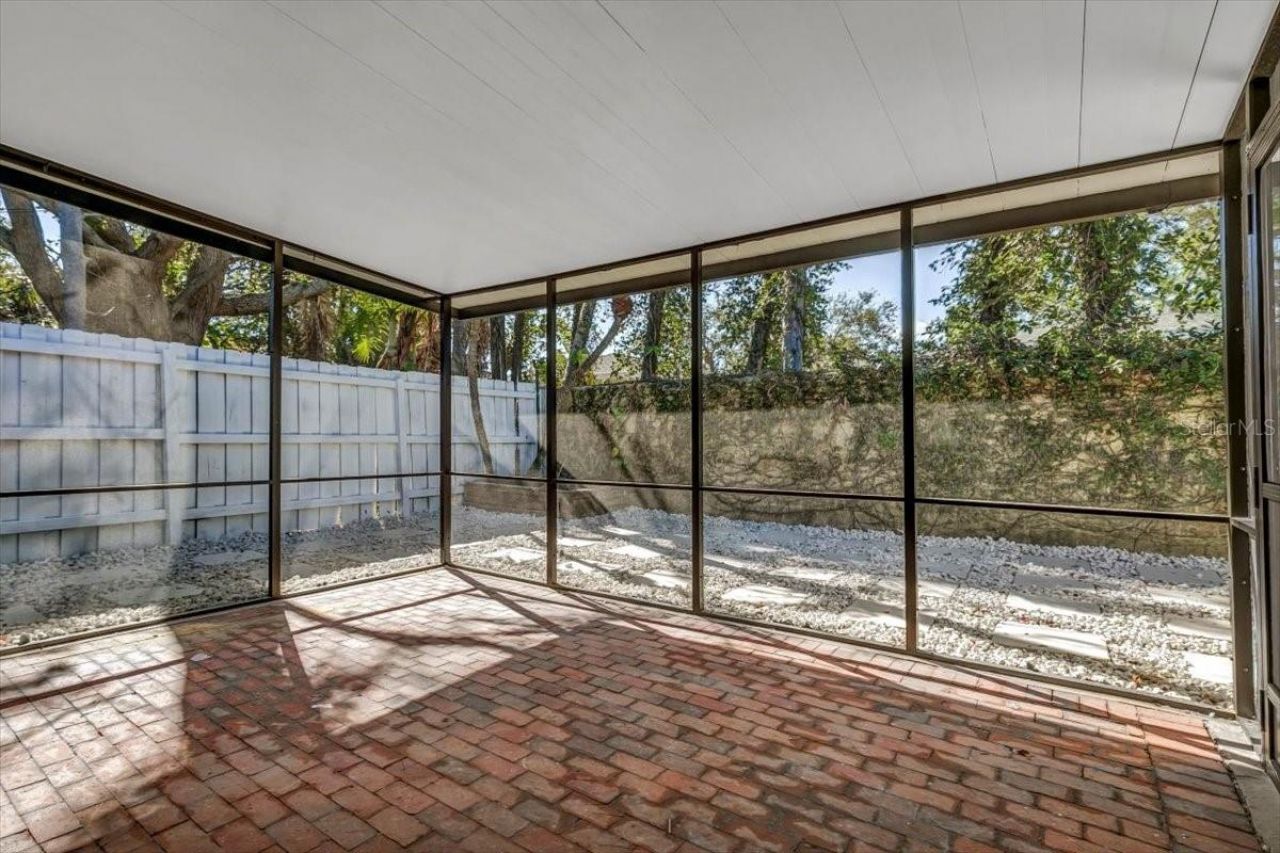 525 Lamara Way Ne, Saint Petersburg, FL 33704 Photo