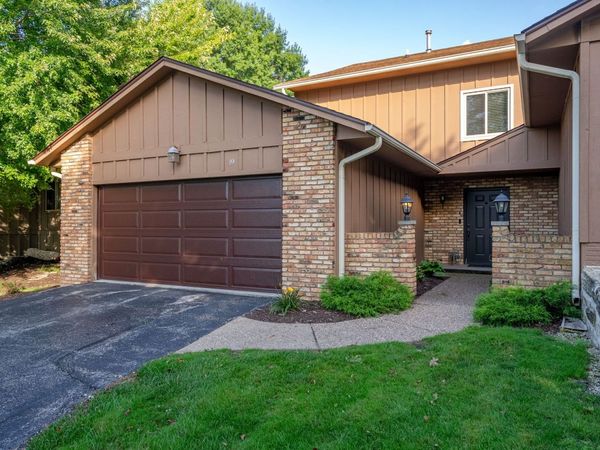 6401 UTICA RIDGE Road, Unit 19, Davenport, IA 52807