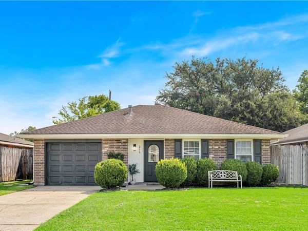 214 DIANNE Drive , St Rose, LA 70087