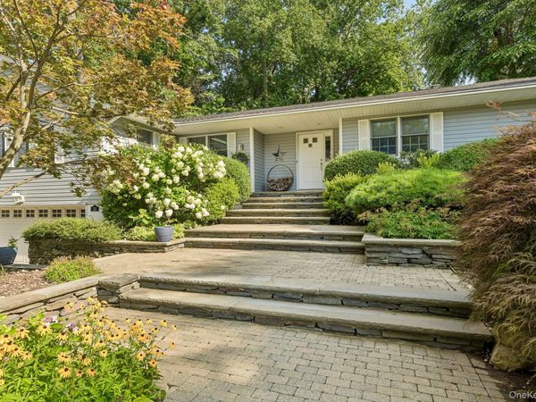 24 Vanad Drive, East Hills, NY 11576