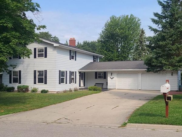 2410 LINA LANE, Green Bay, WI 54304