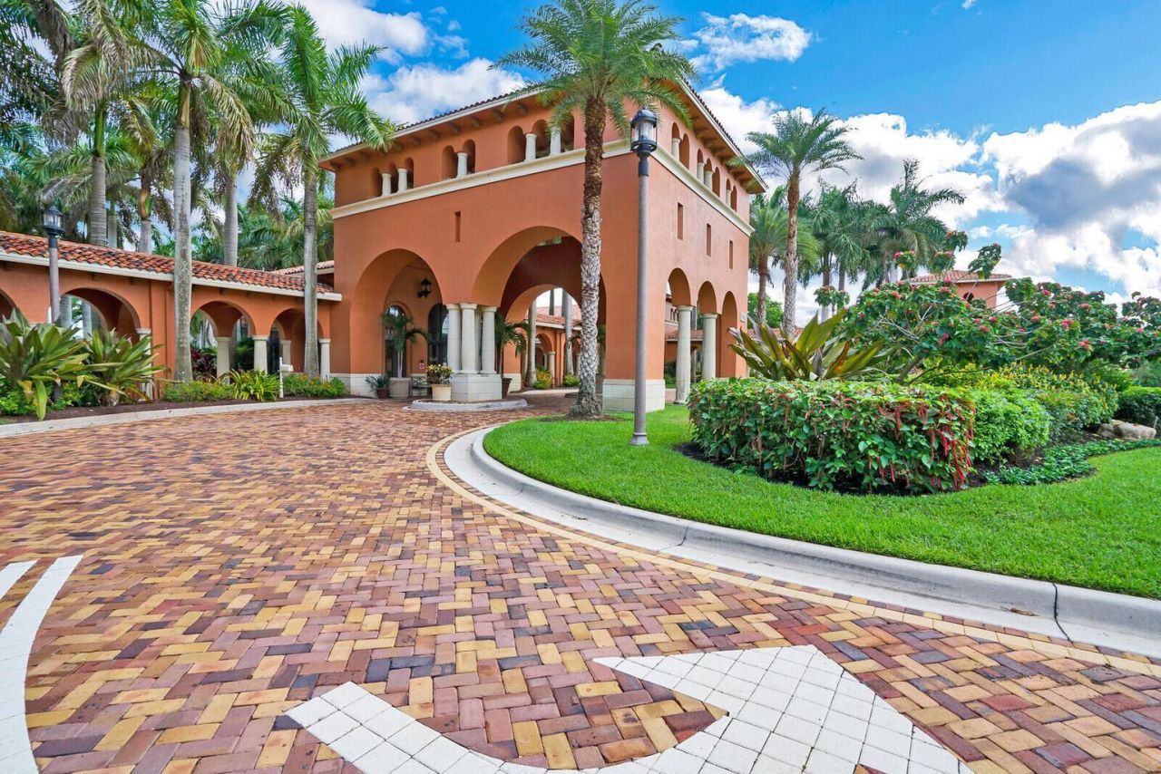 9469 Via Elegante, Wellington, FL 33411 Photo