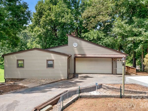 7224 Right Angle Street, Sherrills Ford, NC 28673