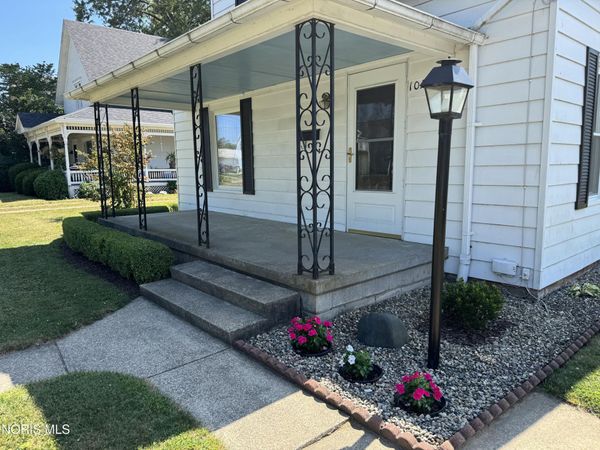 1029 N Perry Street , Napoleon, OH 43545