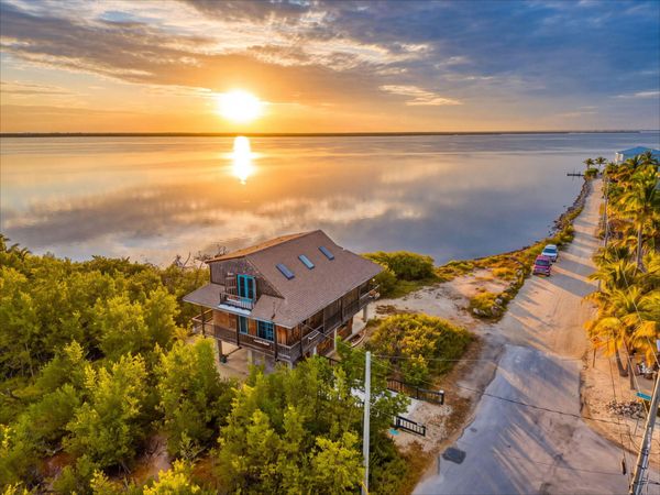 31247 Avenue J, Big Pine, FL 33043
