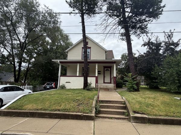 39 Leonard Street, Unit 1, Elgin, IL 60123