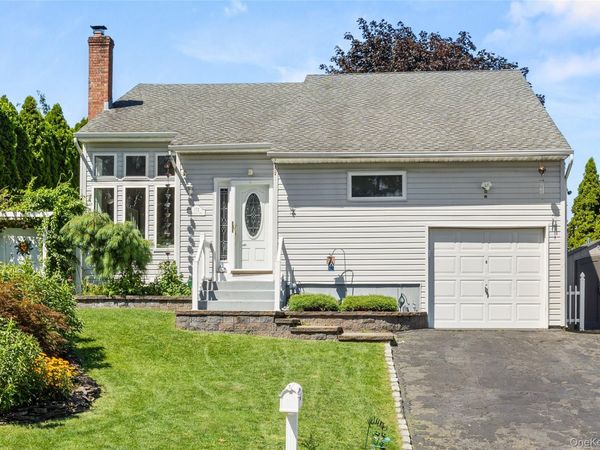 172 11th Avenue, Holtsville, NY 11742