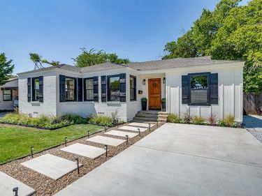 2704 W Biddison Street, Fort Worth, TX 76109