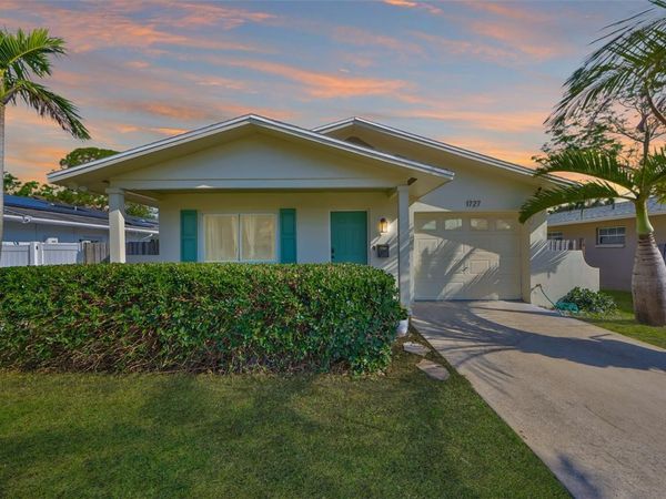 1727 NEW HAMPSHIRE AVENUE NE, ST PETERSBURG, FL 33703
