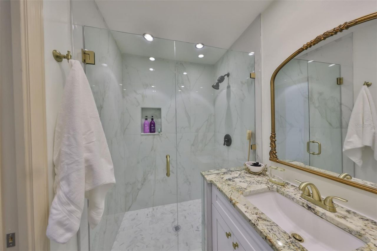 1727 New Hampshire Avenue Ne, Saint Petersburg, FL 33703 Photo