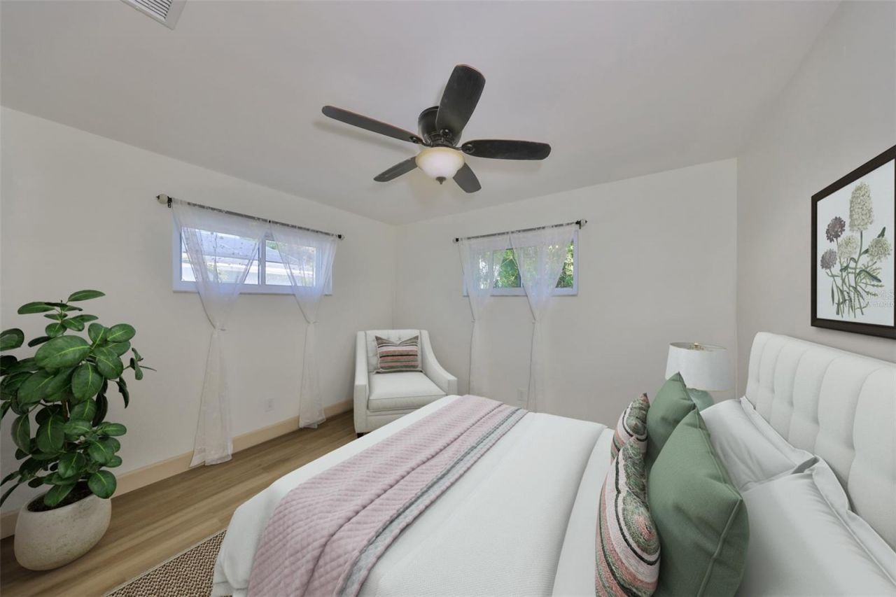 1727 New Hampshire Avenue Ne, Saint Petersburg, FL 33703 Photo