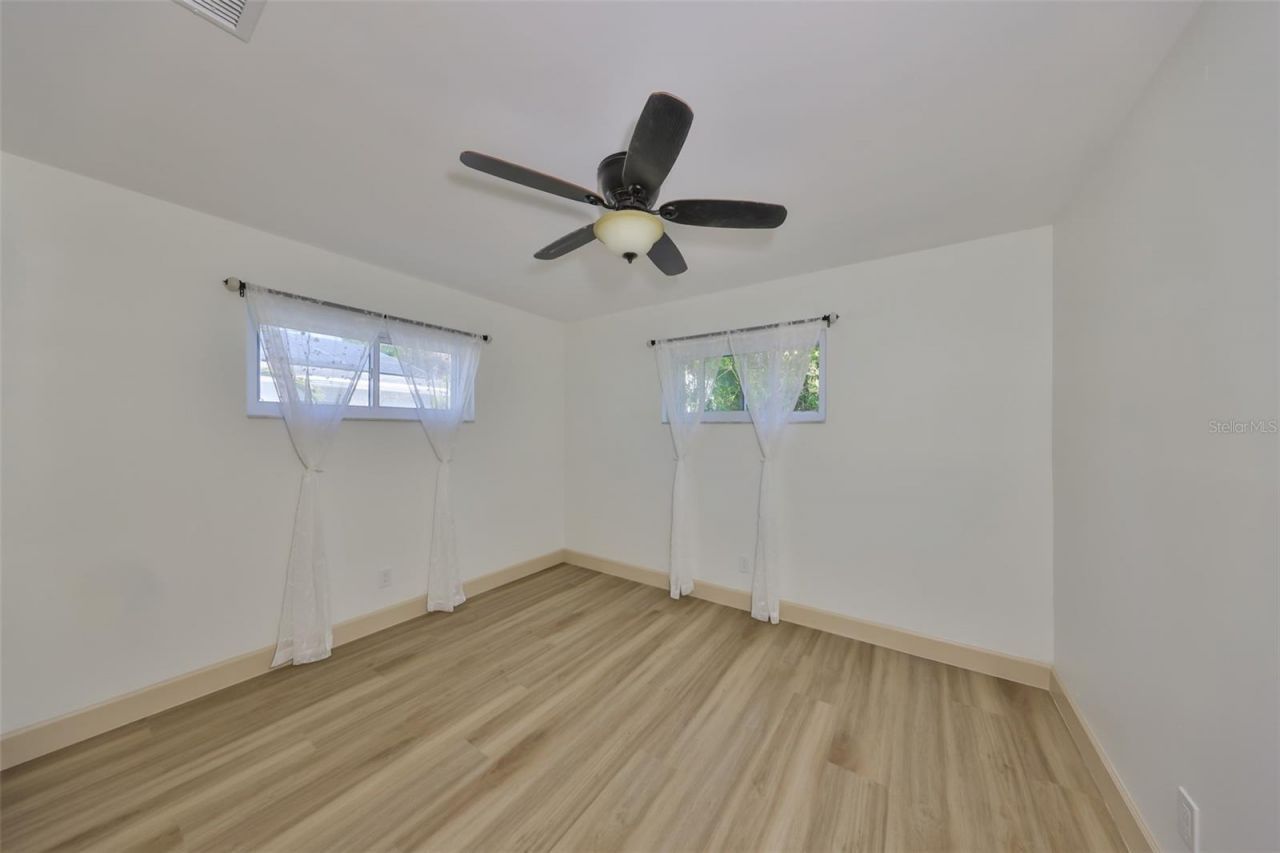1727 New Hampshire Avenue Ne, Saint Petersburg, FL 33703 Photo