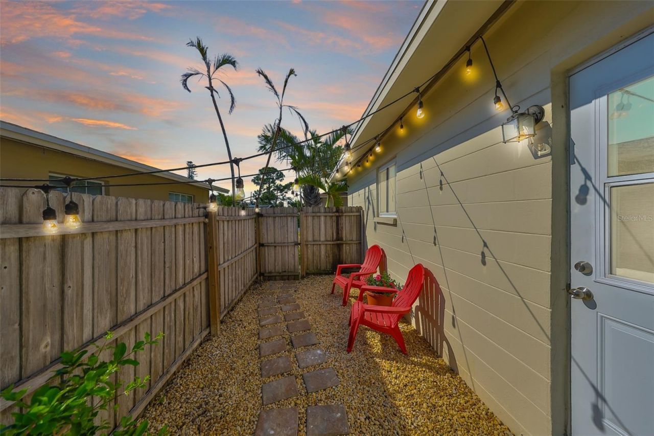 1727 New Hampshire Avenue Ne, Saint Petersburg, FL 33703 Photo