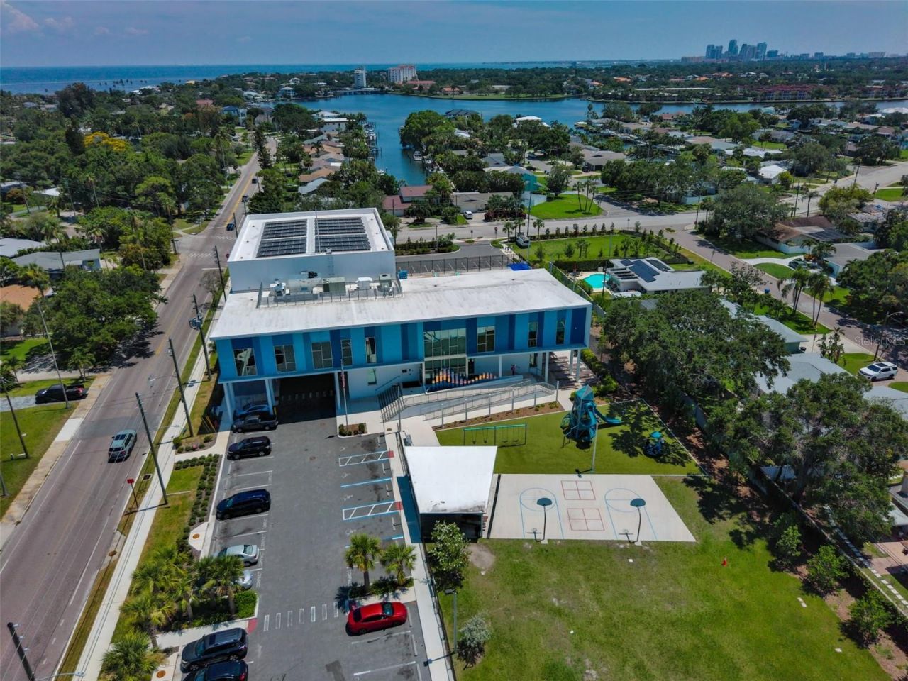 1727 New Hampshire Avenue Ne, Saint Petersburg, FL 33703 Photo