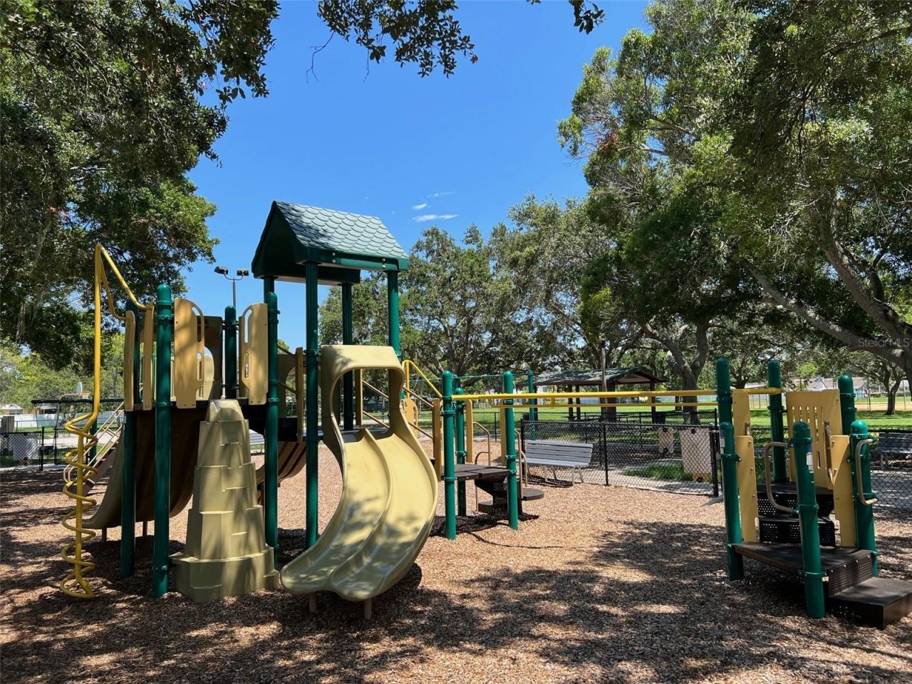 1727 New Hampshire Avenue Ne, Saint Petersburg, FL 33703 Photo