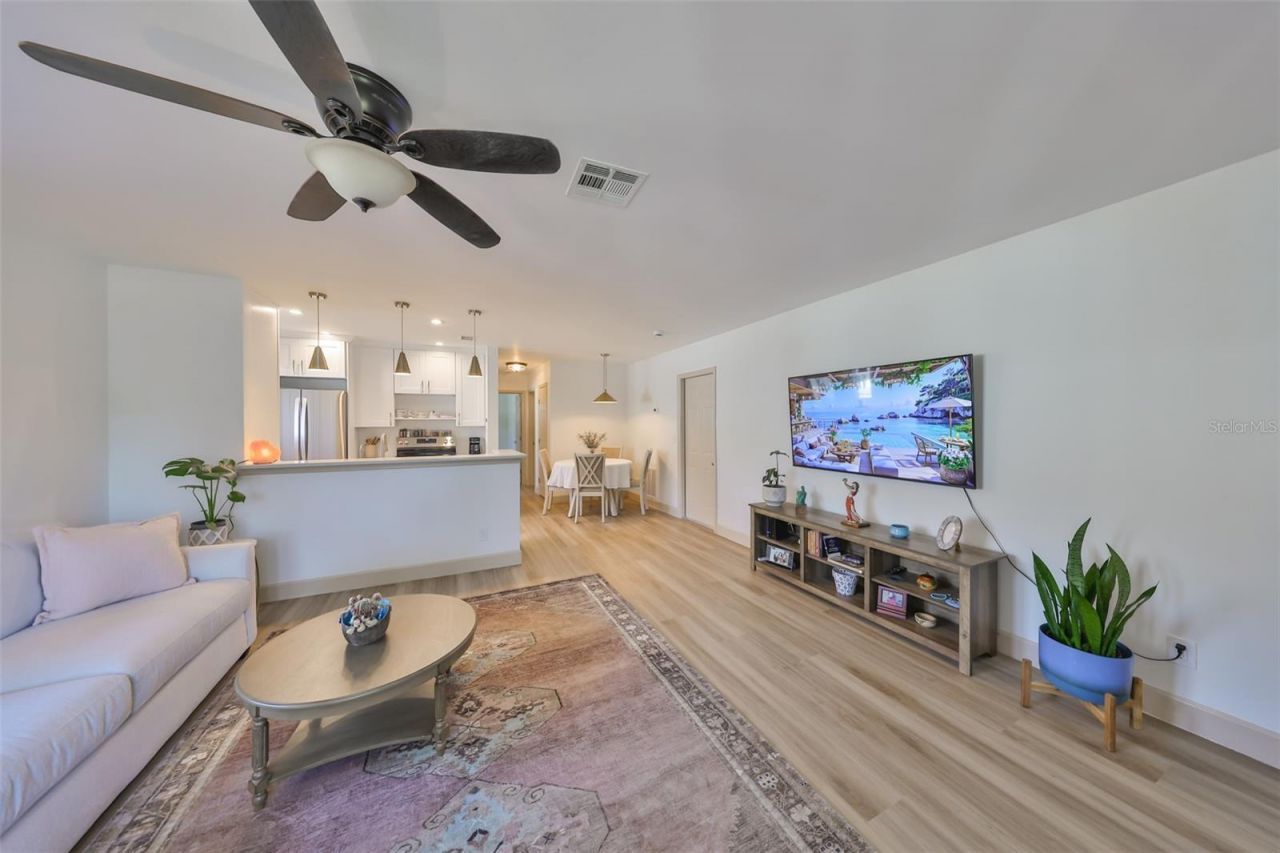 1727 New Hampshire Avenue Ne, Saint Petersburg, FL 33703 Photo