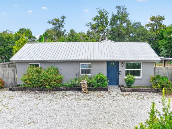 1111 DORA AVENUE, TAVARES, FL 32778