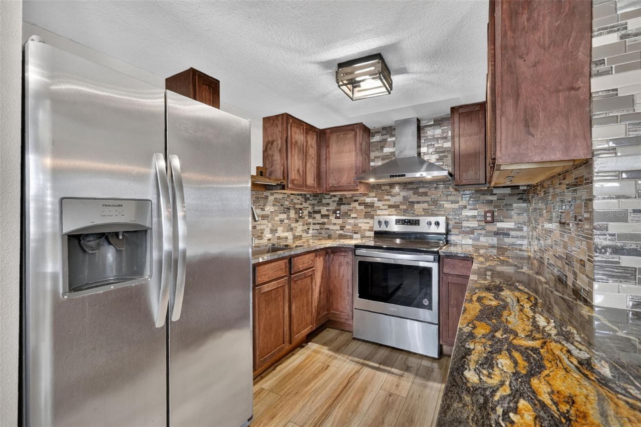 1111 Dora Avenue, Tavares, FL 32778 Photo