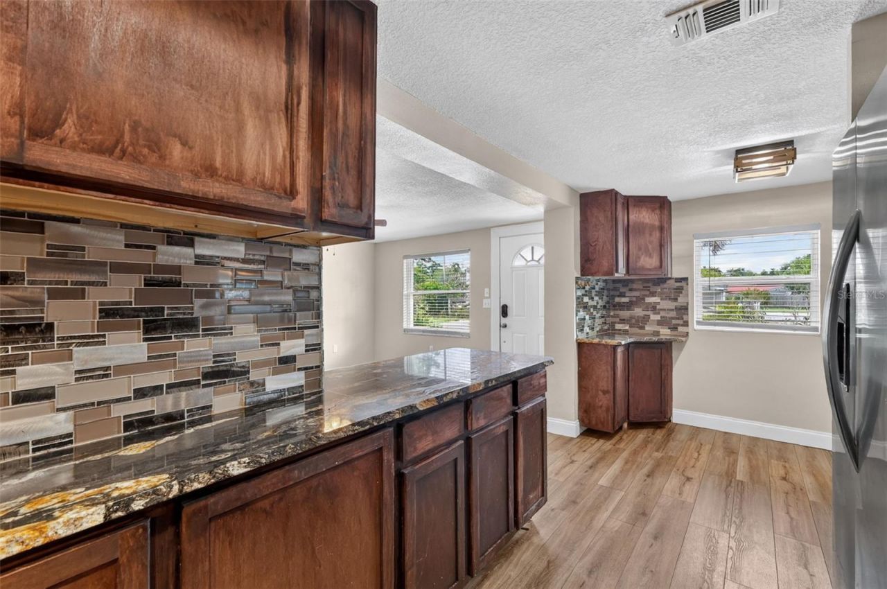 1111 Dora Avenue, Tavares, FL 32778 Photo