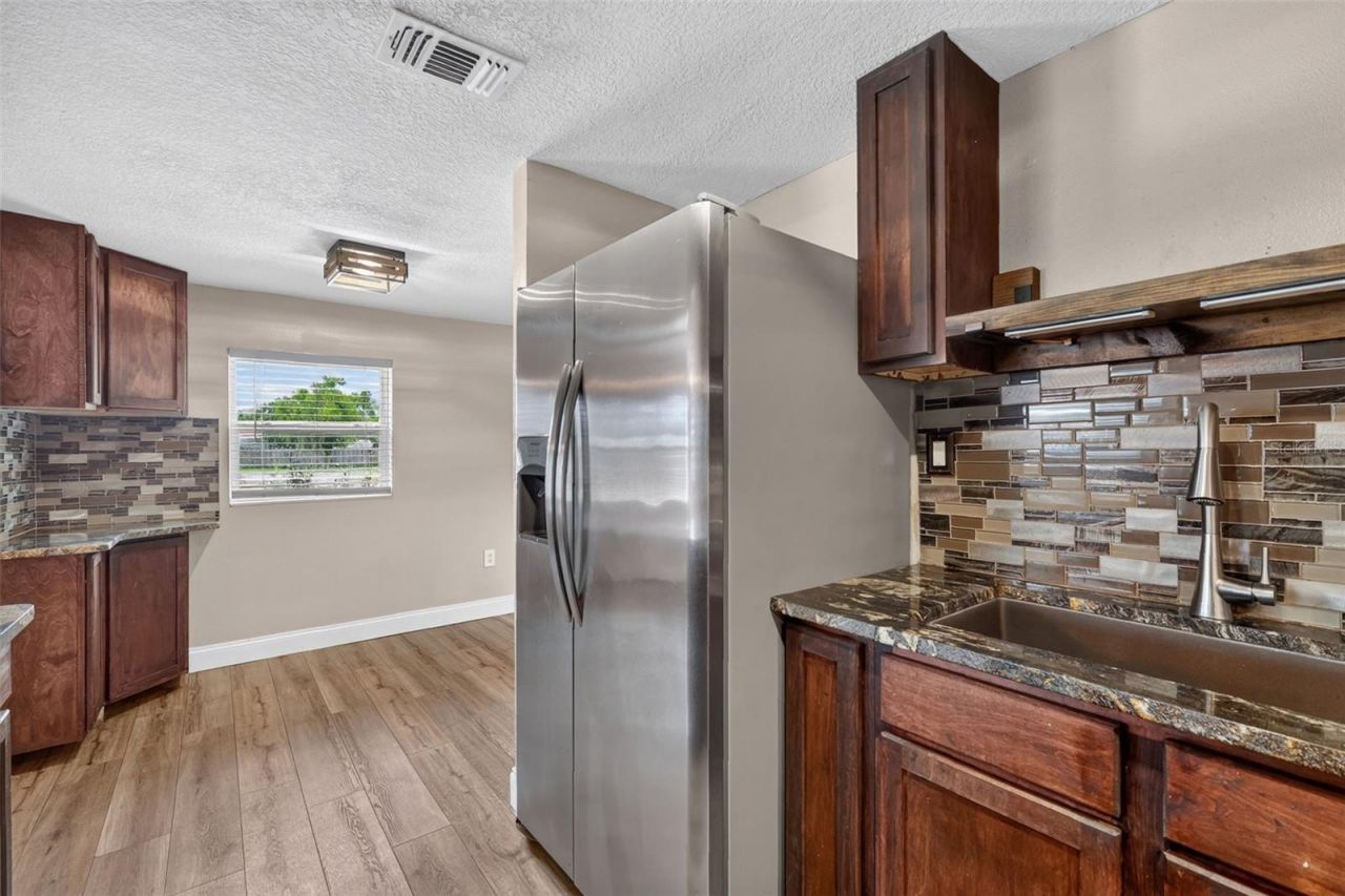 1111 Dora Avenue, Tavares, FL 32778 Photo